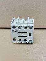 Блок доп. контактов CBD-22 2 замык. + 2 размык. для контакторов CI 61-86 690 В Danfoss 037H3065