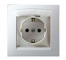 Розетка 1-м СП Simon15 с защ. крышкой защ. шторки с заземл. IP44 бел. Simon 1590450-030